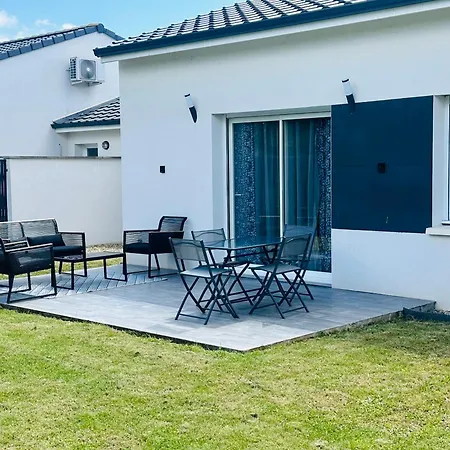 La Maison Jumelle Elm Holiday home *